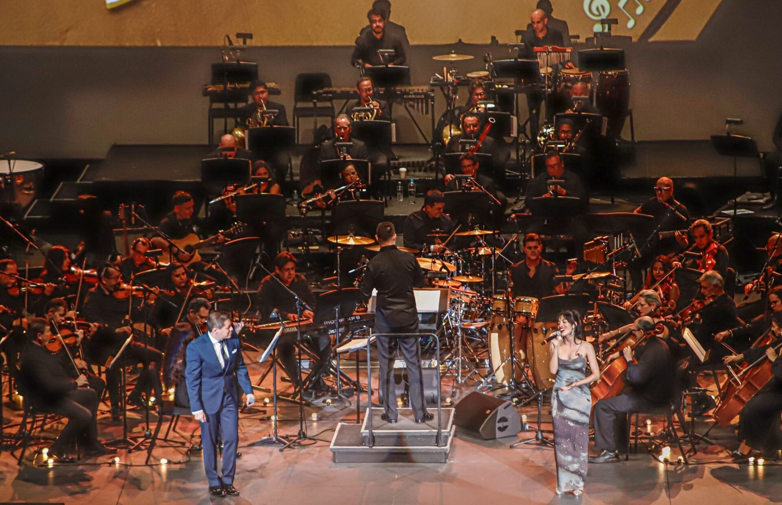 Homenaje José José