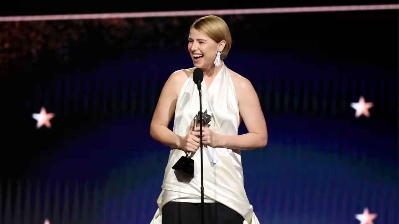 Jessie Buckley Critics Choice