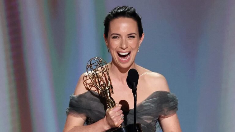 Kate O'Flynn gana Emmy