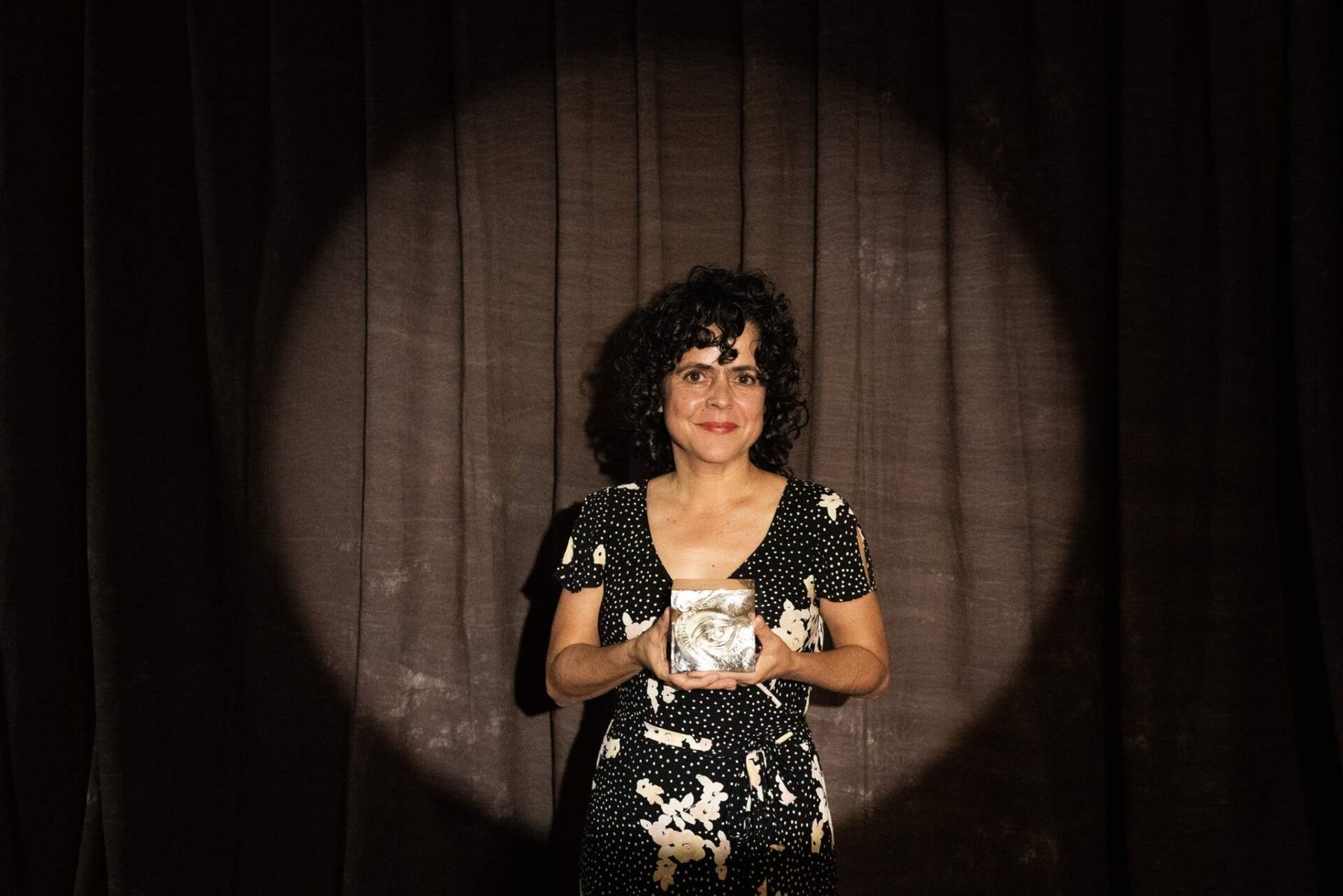 Teresa Camou, Mejor Cortometraje Documental por Voces en el bosque
