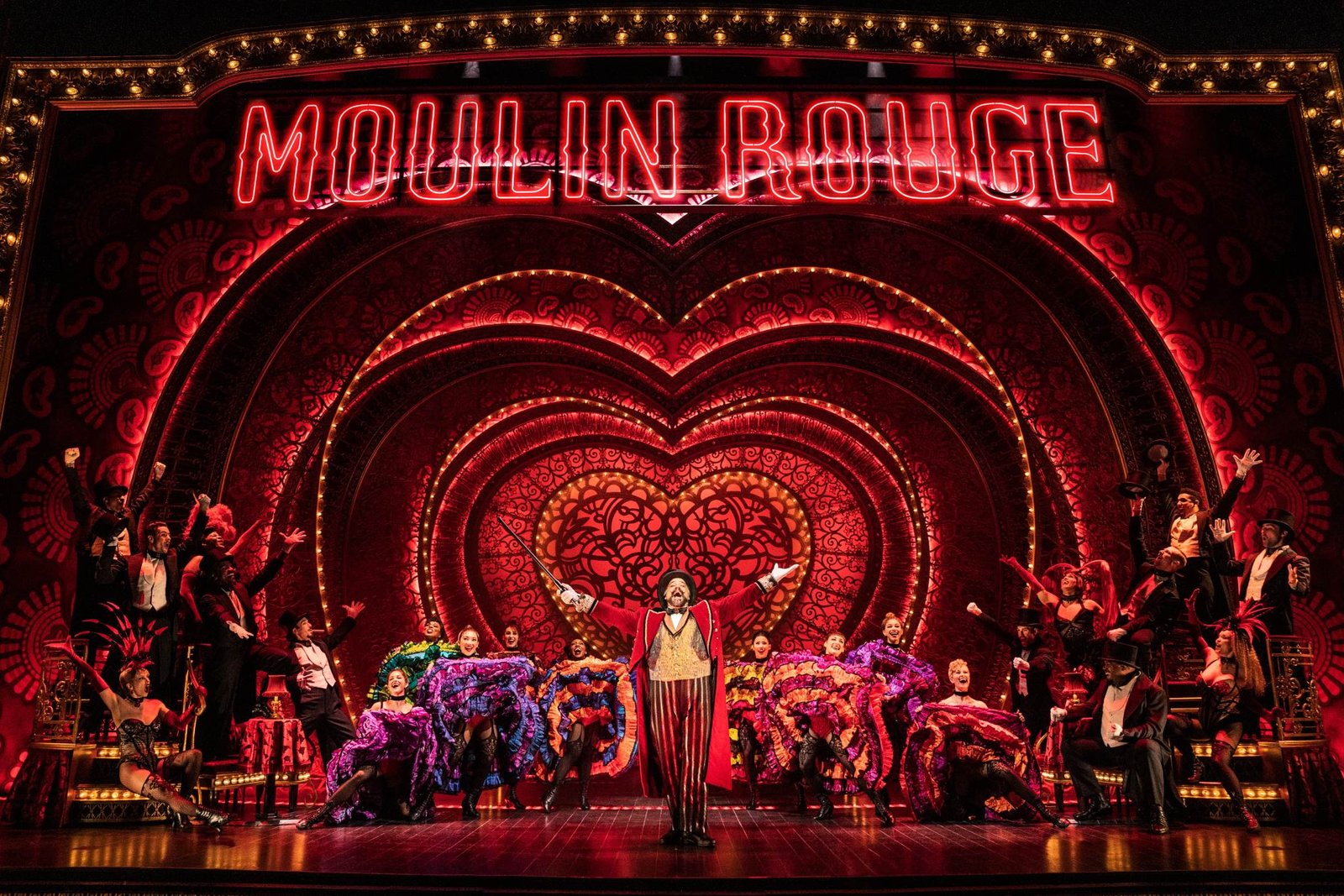 El Moulin Rouge abre sus puertas en México: un viaje de Broadway a los sueños de la CDMX