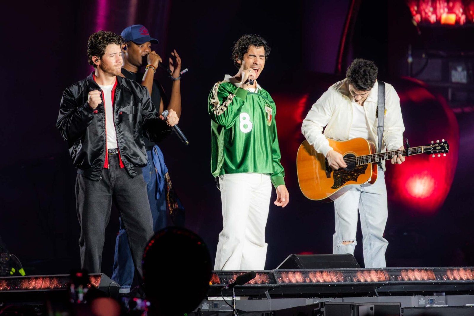 Tecate Emblema Jonas Brothers