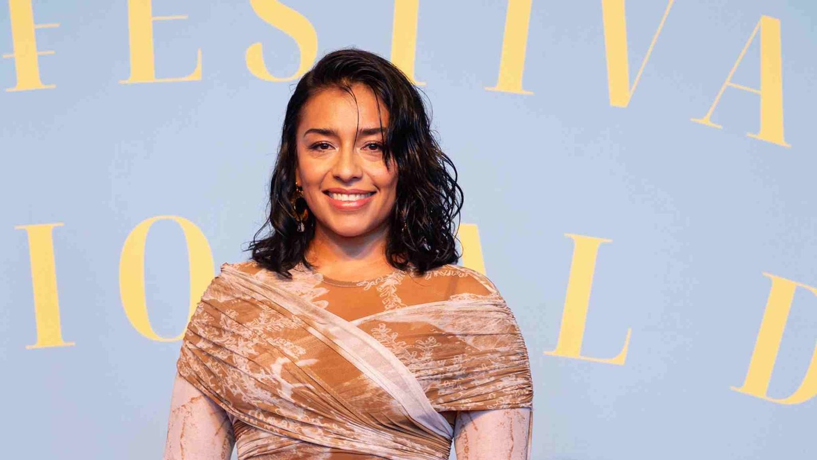 Adriana Paz, sin fronteras: Cine de terror en el FICG con ‘Día de Muertos’, su paso por Cannes y su salto a Hollywood