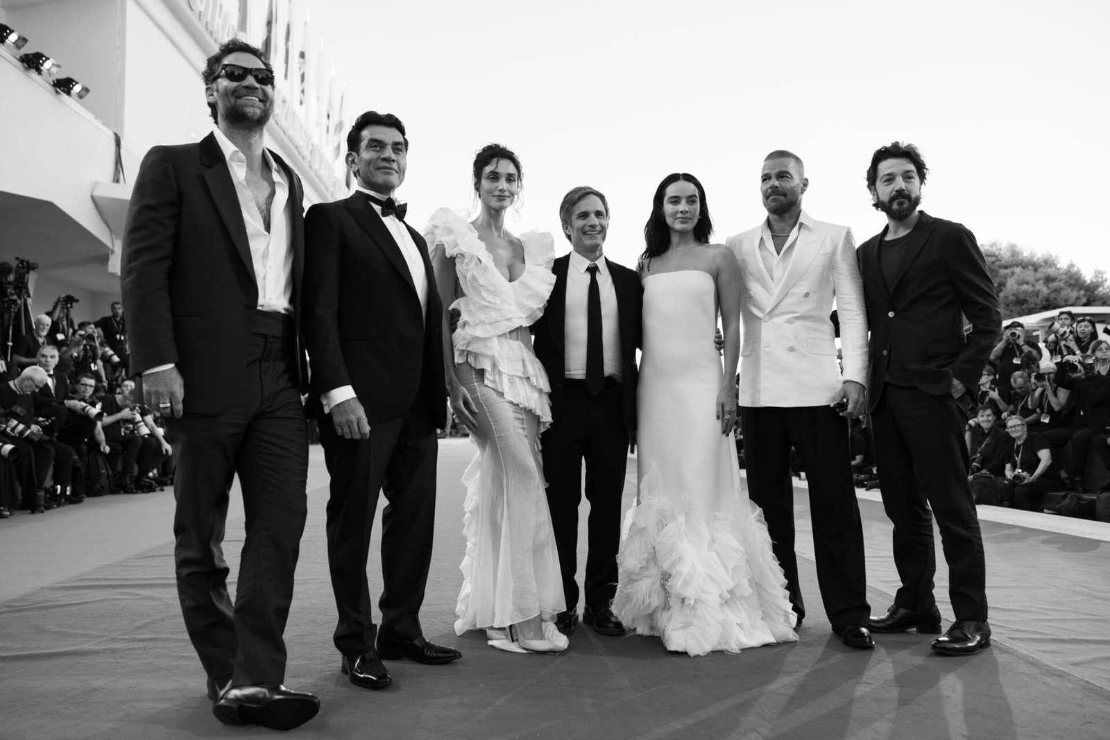 Gael García presenta Hombre al agua en Venecia