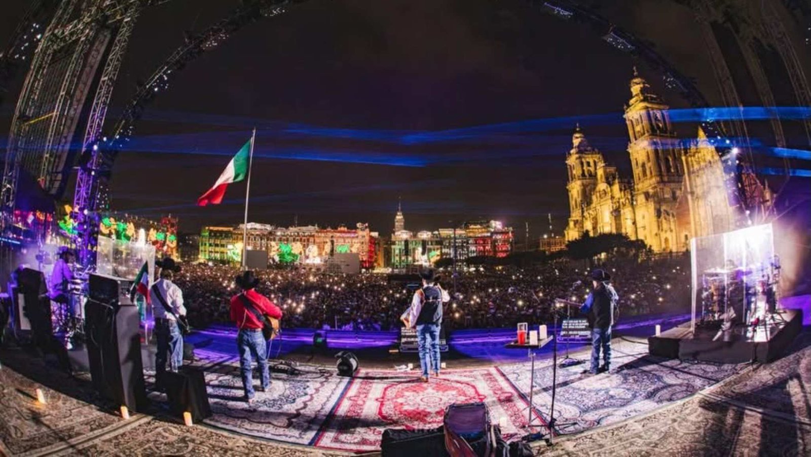Intocable ante 300 mil almas en el Zócalo: Una noche de vulnerabilidad norteña que invitó a soñar