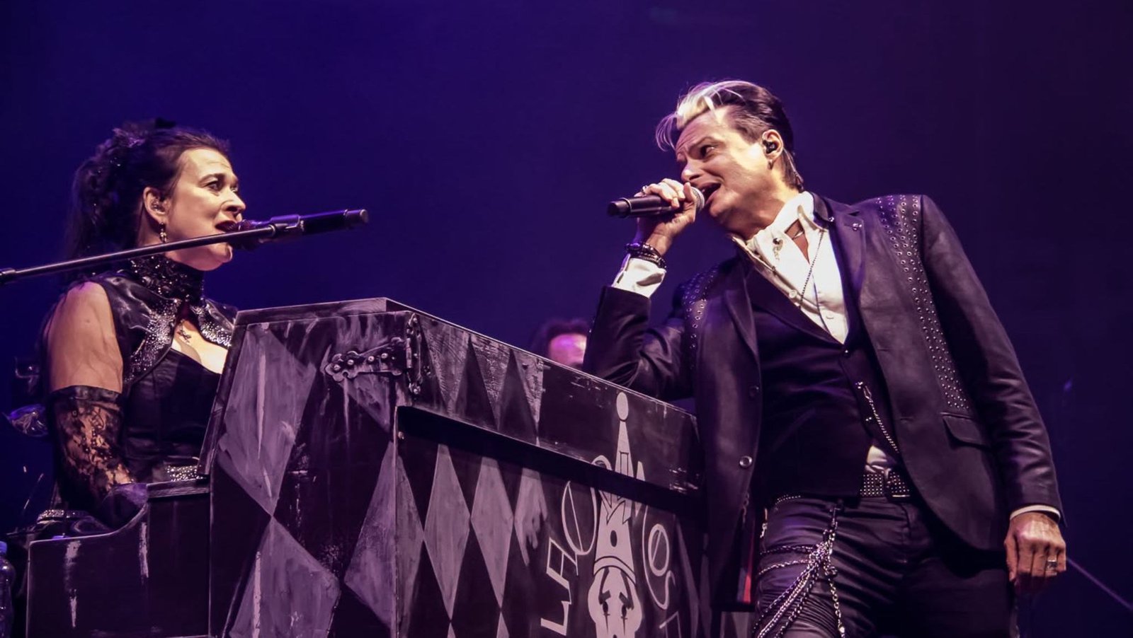 Lacrimosa hace historia en la Arena CDMX con orquesta sinfónica: Carnaval de sombras y metales