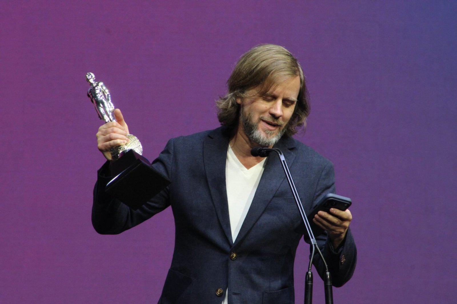 Sandino Saravia, productor de O último azul, en Premios Ariel 2026
