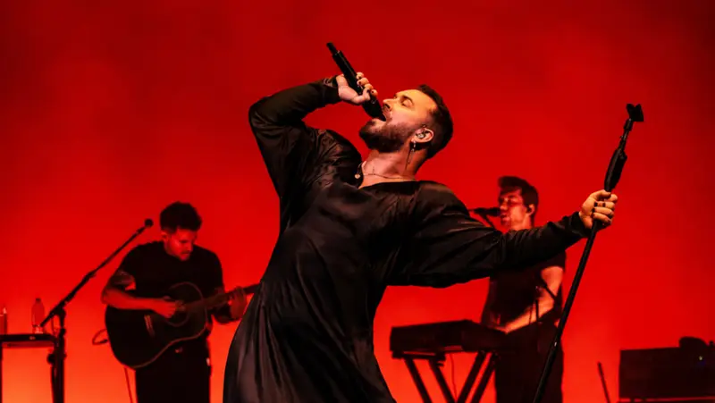 Sam Smith y la bohemia íntima en el Auditorio Nacional: Elegancia, nostalgia y el lanzamiento de ‘Hazel Eyes’